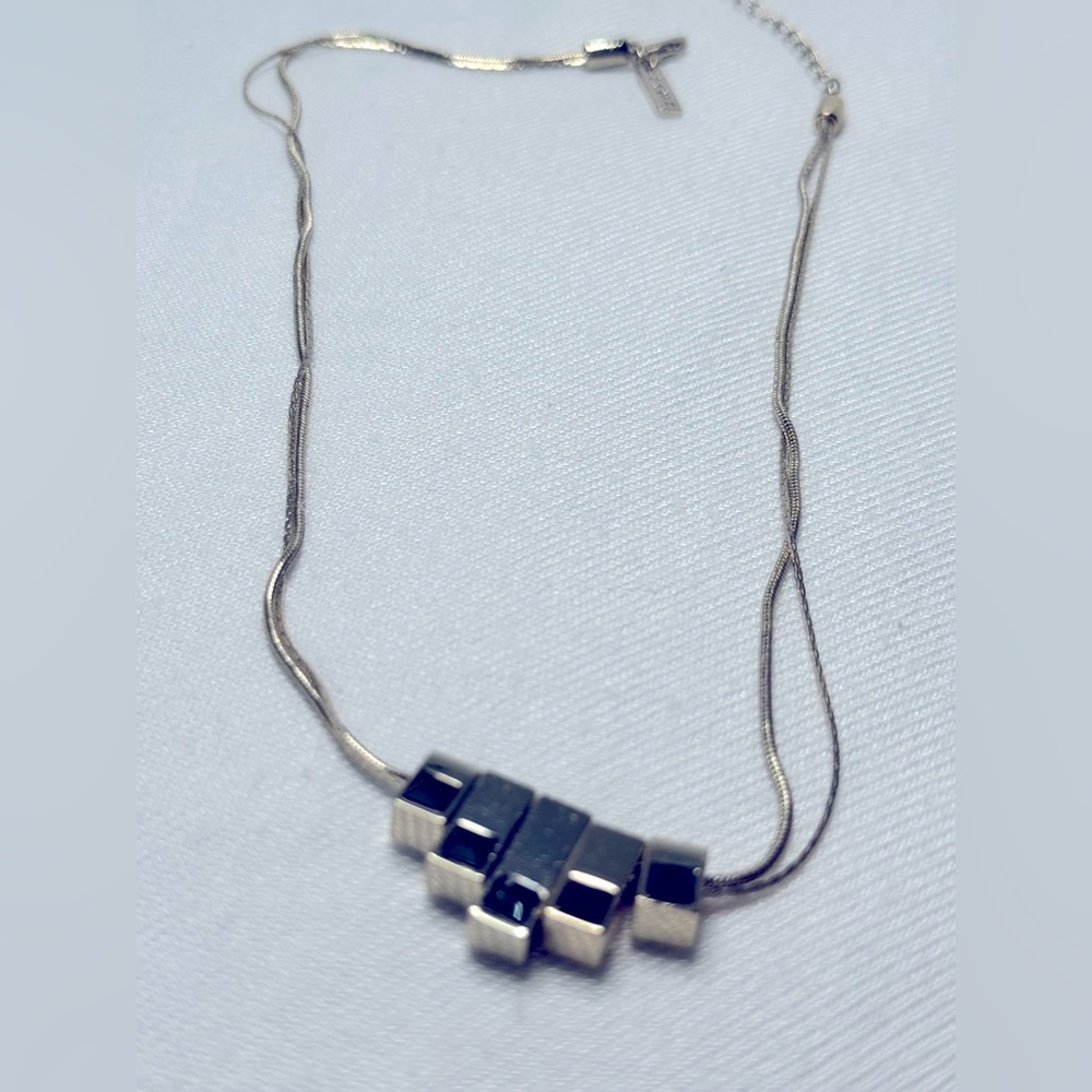 WHBM White house Black market jet and crystal reversible necklace like new